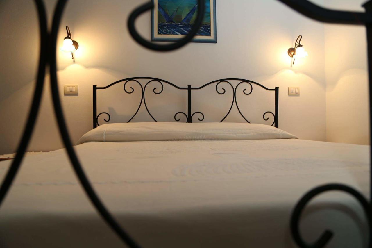 B&B Tre - Rooms & Relax Ористано Экстерьер фото